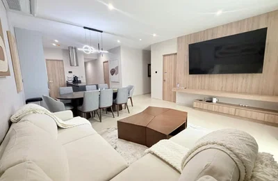 Salon; lumière naturelle, style moderne, parquet