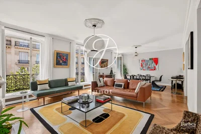 Salon; parquet, lumière naturelle, style moderne