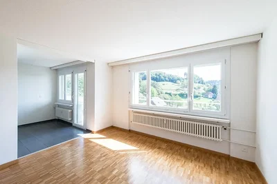 Soggiorno; pavimento in legno, luce naturale, vista
