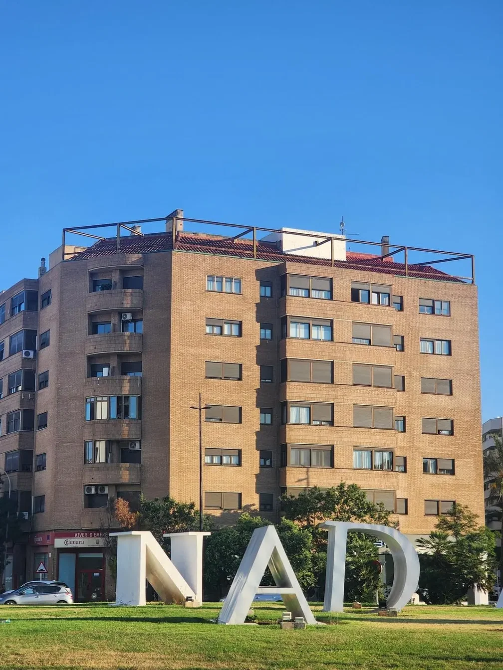 Casa y alrededores