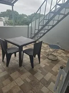 Terasa; dlažba, přirozené světlo, výhled