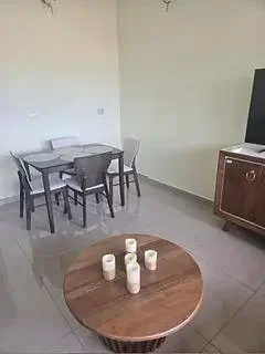 Obývací pokoj; dlažba, přirozené světlo