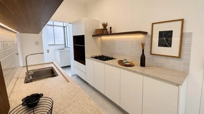 Cucina; elettrodomestici, ristrutturato, luce naturale, stile moderno