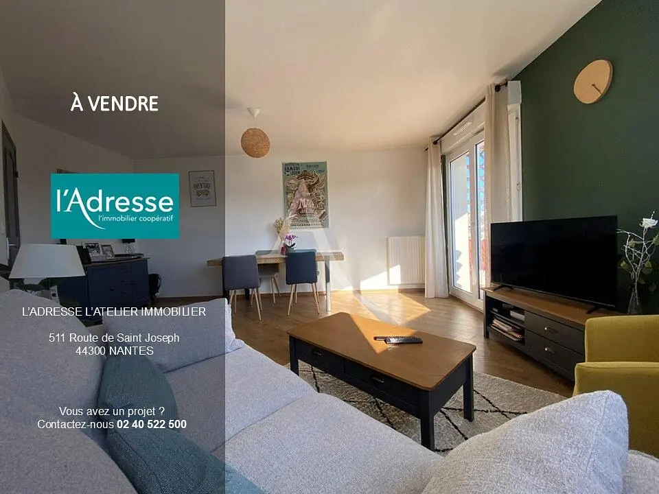 Soggiorno; luce naturale, pavimento in legno, stile moderno