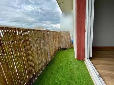 Balkon; tageslicht, holzboden
