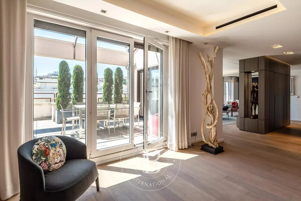 Salon; vue, parquet, lumière naturelle, style moderne