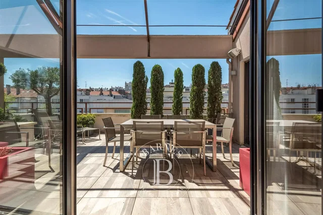 Terrasse; vue, parquet, lumière naturelle