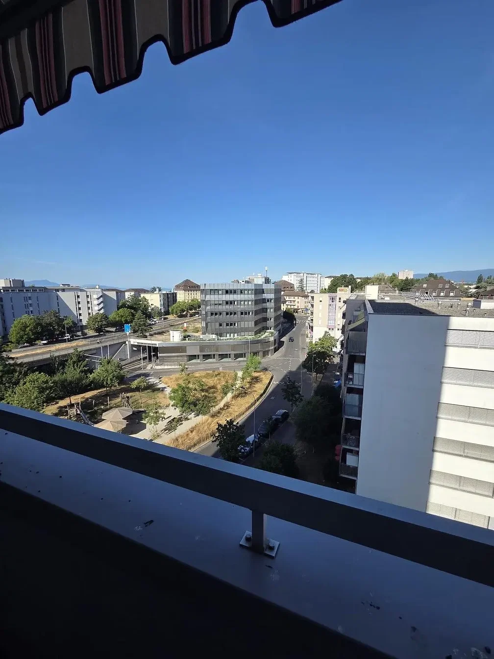 Balkon; výhled, přirozené světlo
