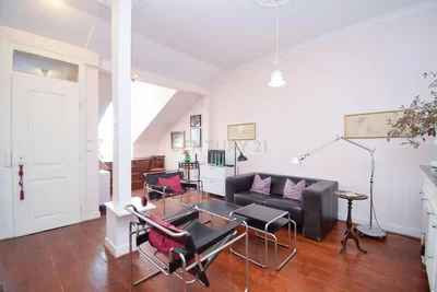 Salon; parquet, lumière naturelle, style moderne