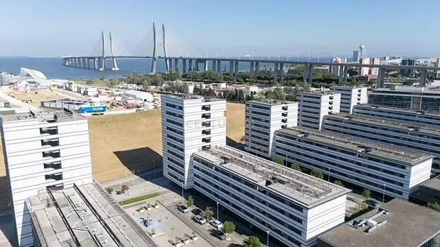 Maison et environs; vue