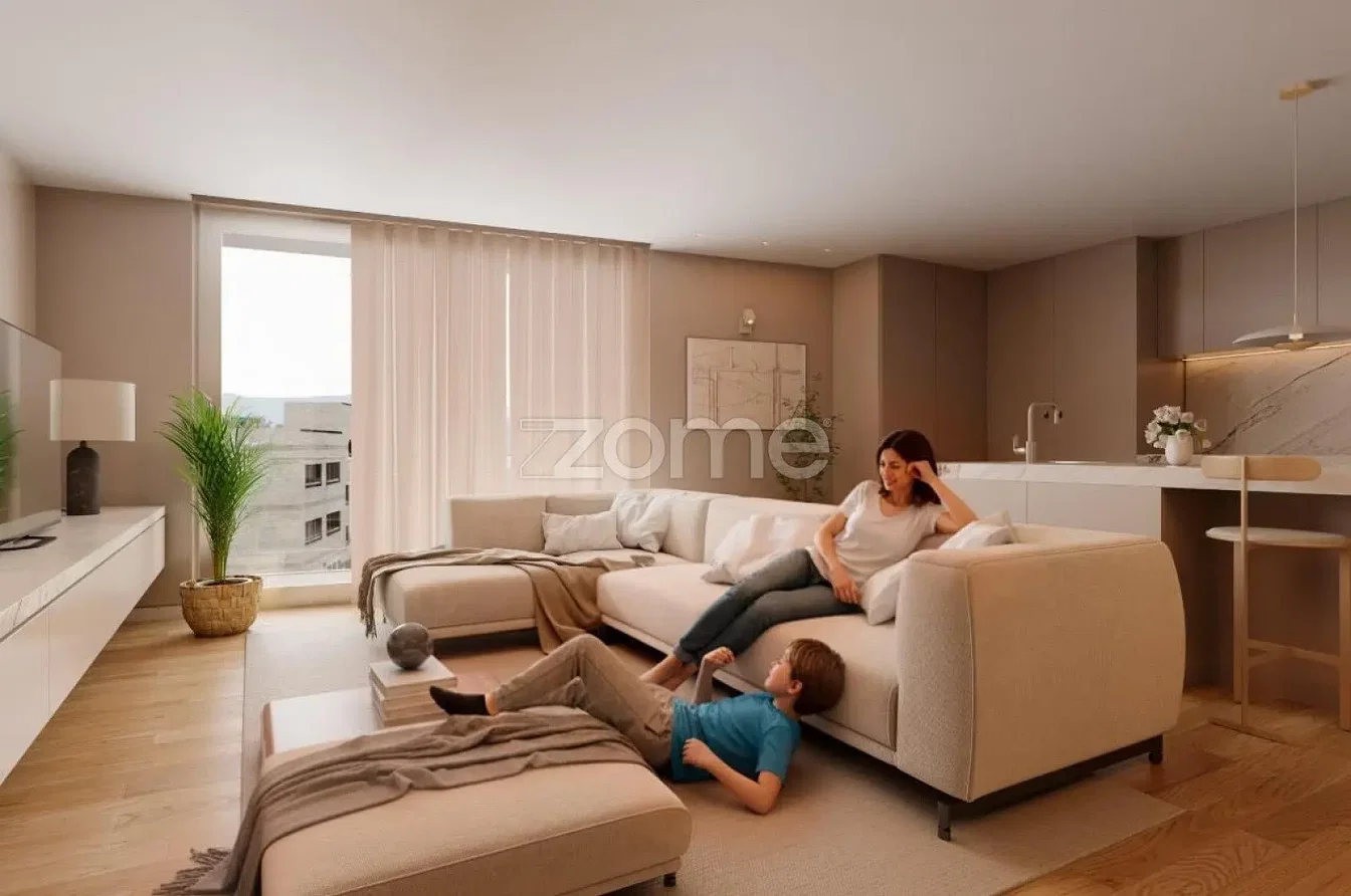 Living room; natural light, modern style, wood floor