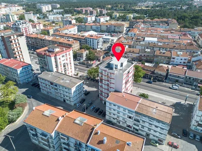 Kuća i okolina; pogled