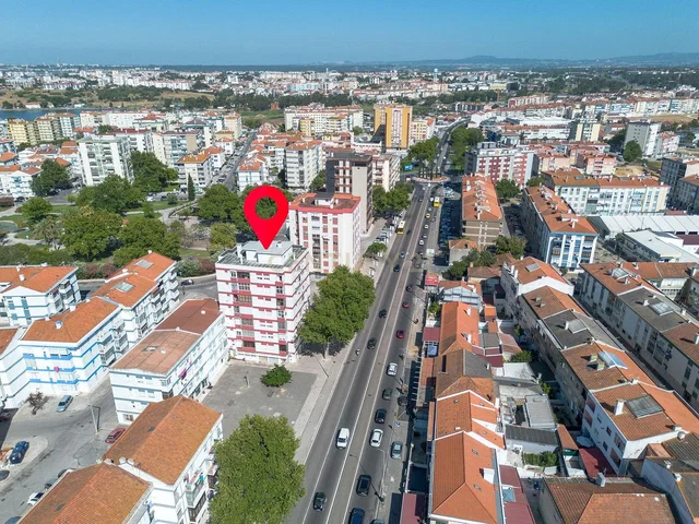 Dům a okolí; výhled