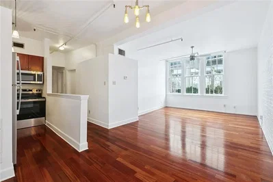 Salon; parquet, lumière naturelle