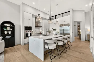 Cuisine; électroménager, parquet, lumière naturelle, style moderne, rénové