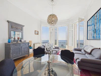Wohnzimmer; blick, tageslicht, moderner stil