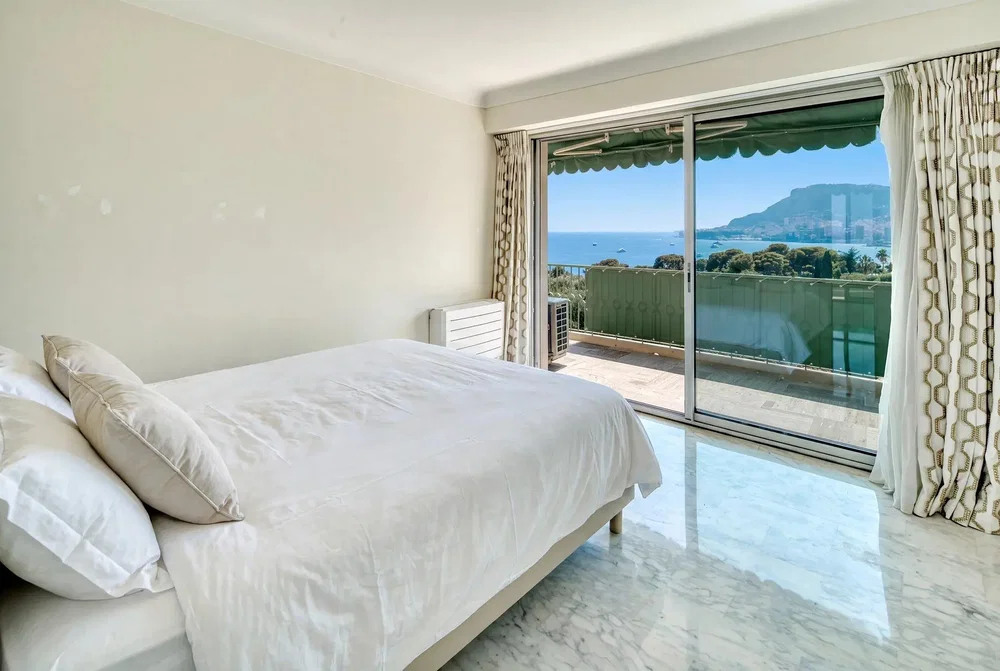 Schlafzimmer; blick, tageslicht, fliesenboden