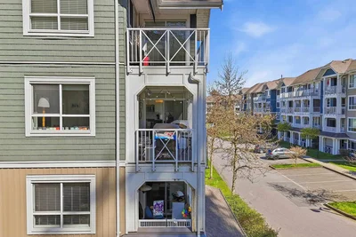 Balcony; view, natural light