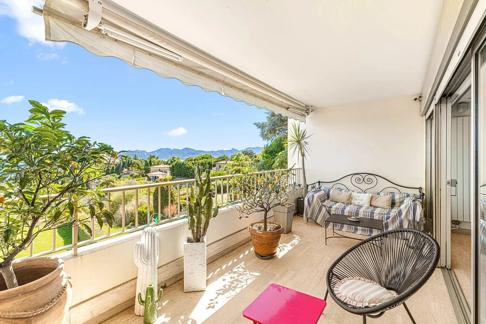 Balkon; výhled, přirozené světlo