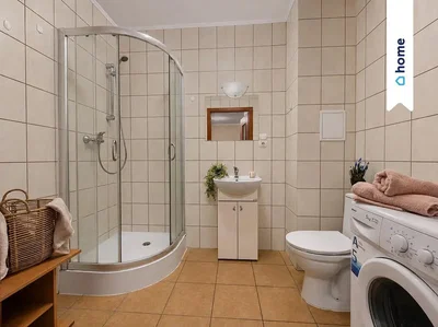 Toalet; pločice, renoviran, prirodno svjetlo