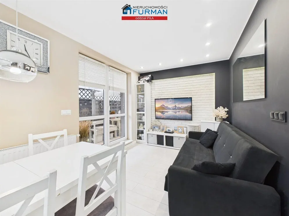 Oturma odası; doğal ışık, modern stil