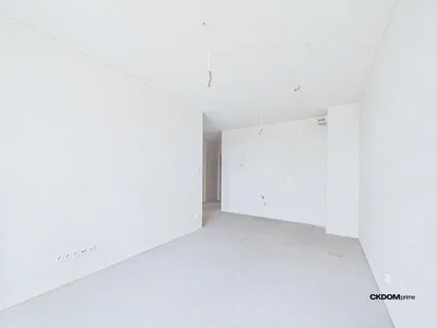 Otro; necesita renovación, luz natural