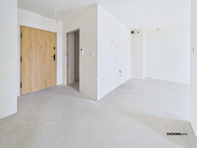 Other; needs renovation, natural light