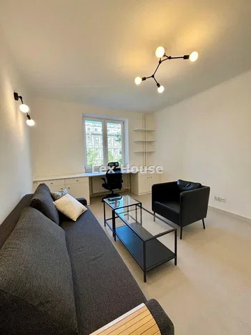 Salón; luz natural, estilo moderno
