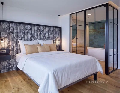 Bedroom; wood floor, natural light