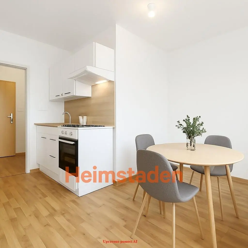 Cuisine; électroménager, parquet, lumière naturelle