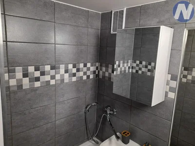 Kupaonica; pločice, renoviran, prirodno svjetlo