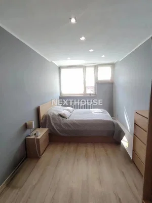 Schlafzimmer; holzboden, tageslicht