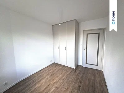 Bedroom; wood floor, natural light