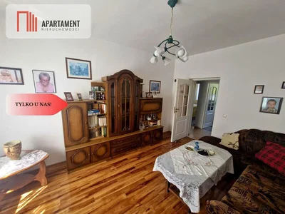 Salon; parquet, lumière naturelle
