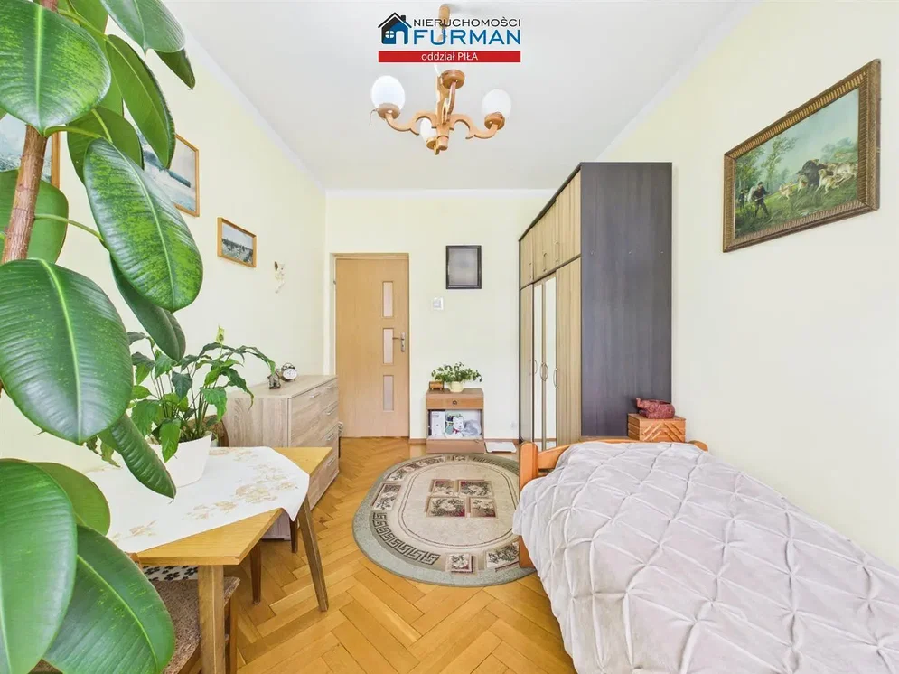 Bedroom; wood floor, natural light, rustic style