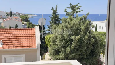Balcony; view, natural light