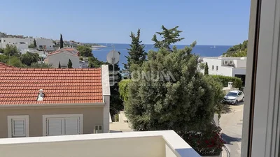 Balcony; view, natural light