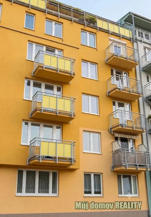 Dům a okolí