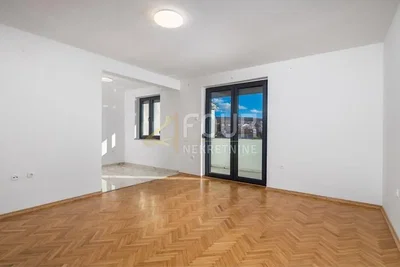 Salon; parquet, lumière naturelle