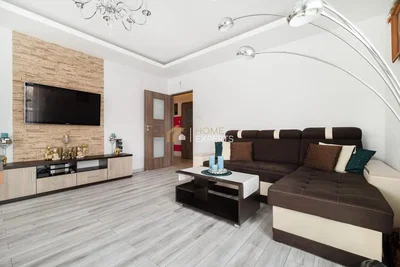 Salon; lumière naturelle, style moderne, parquet