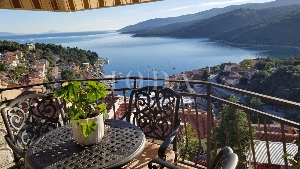 Balcony; view, natural light