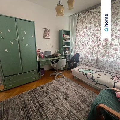 Dječija soba; drveni pod, prirodno svjetlo