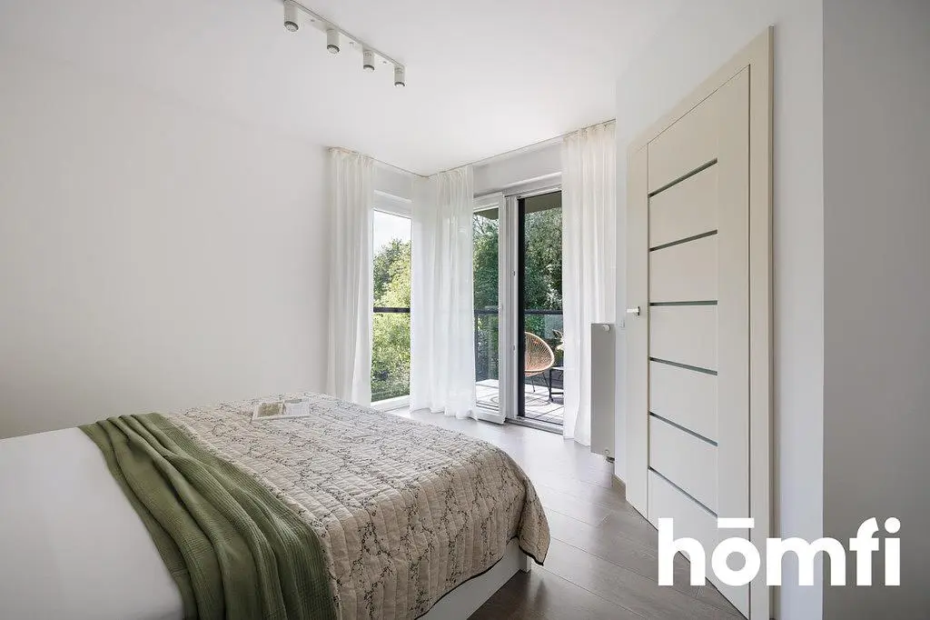 Slaapkamer; natuurlijk licht, houten vloer