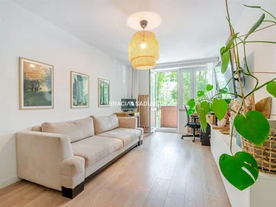 Wohnzimmer; tageslicht, holzboden, moderner stil