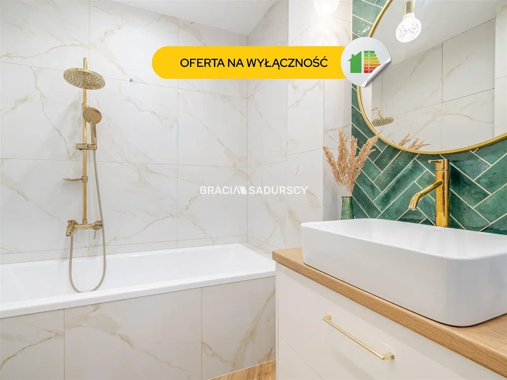Badezimmer; fliesenboden, renoviert, tageslicht