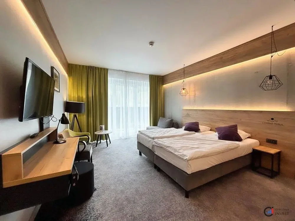 Schlafzimmer; moderner stil, holzbalken, tageslicht