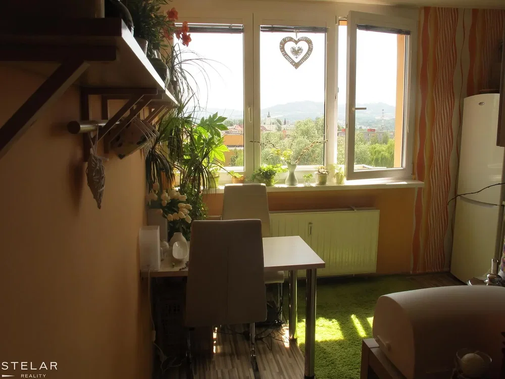 Kuhinja; pogled, prirodno svjetlo