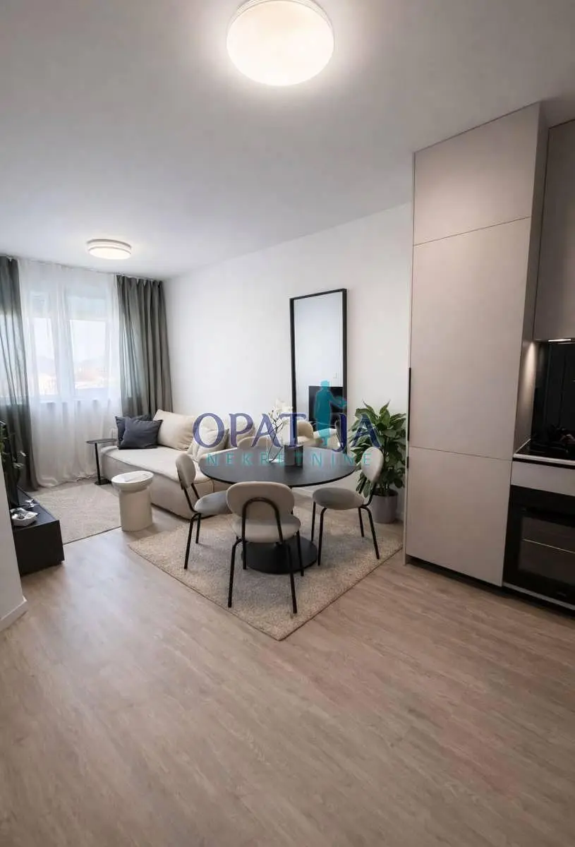 Obývací pokoj; přirozené světlo, moderní styl, dřevěná podlaha
