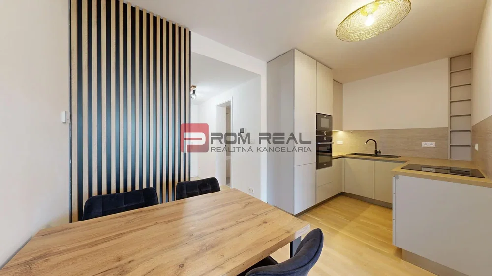 Küche; küchengeräte, holzboden, tageslicht, moderner stil