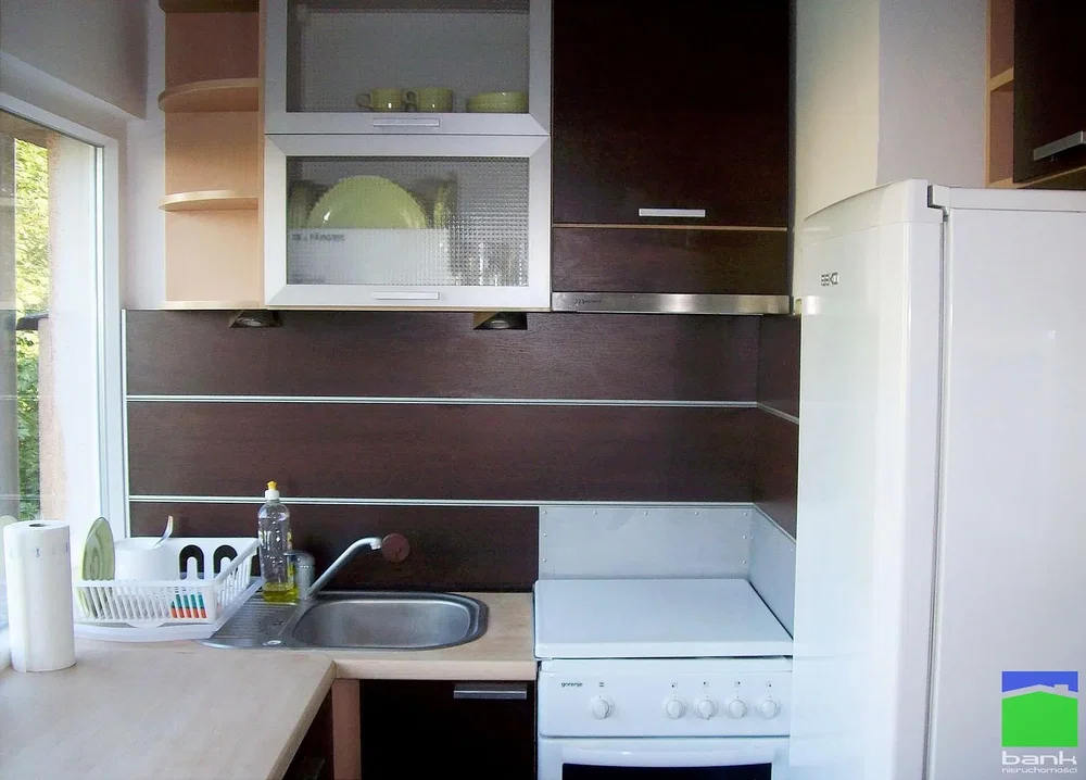 Kitchen; kitchen appliances, natural light